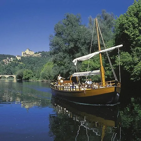 Pleasant With Pool In Vezac South Of France * Beynac-et-Cazenac